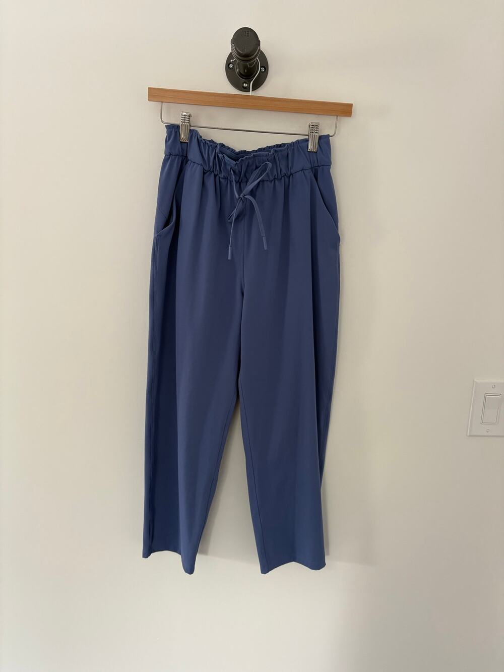 Lululemon Keep Moving High Rise Crop Pants Size 4